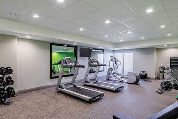 هتل La Quinta By Wyndham Austin Airport