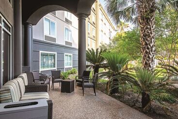 هتل La Quinta By Wyndham Austin Airport