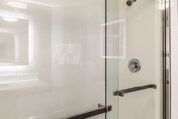 هتل La Quinta By Wyndham Austin Airport