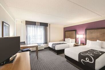 هتل La Quinta By Wyndham Austin Airport