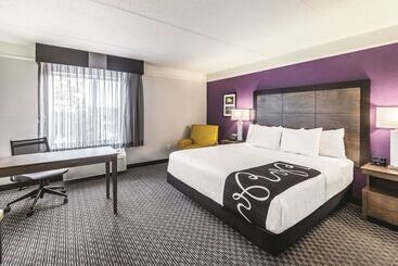 هتل La Quinta By Wyndham Austin Airport