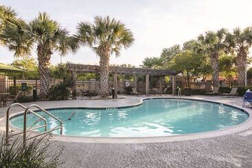 هتل La Quinta By Wyndham Austin Airport