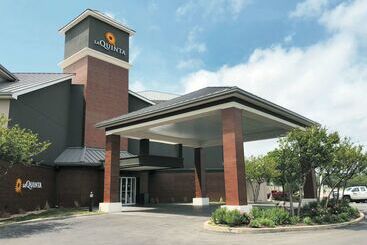 هتل La Quinta By Wyndham Austin Airport