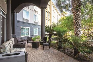 هتل La Quinta By Wyndham Austin Airport