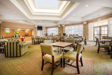 هتل La Quinta By Wyndham Colorado Springs South Airport