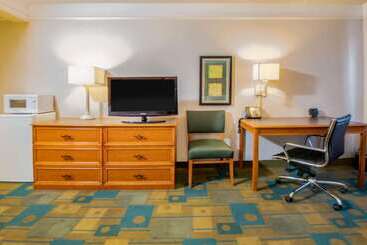 هتل La Quinta By Wyndham Colorado Springs South Airport