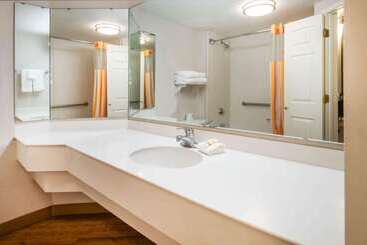 هتل La Quinta By Wyndham Colorado Springs South Airport