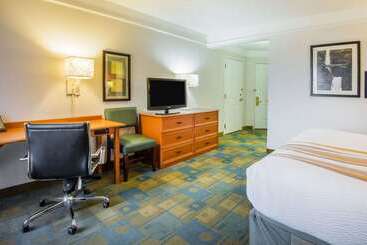 هتل La Quinta By Wyndham Colorado Springs South Airport