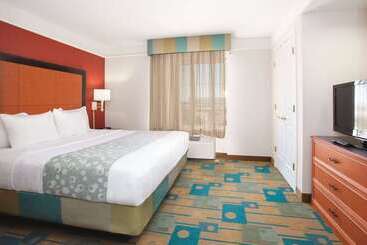 هتل La Quinta By Wyndham Colorado Springs South Airport