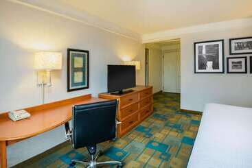 هتل La Quinta By Wyndham Colorado Springs South Airport
