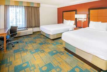 هتل La Quinta By Wyndham Colorado Springs South Airport