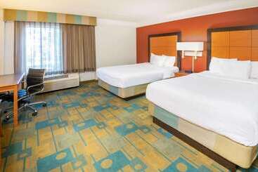 هتل La Quinta By Wyndham Colorado Springs South Airport