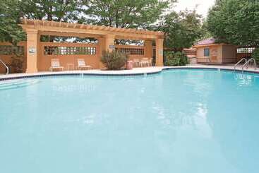 هتل La Quinta By Wyndham Colorado Springs South Airport