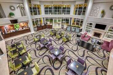 هتل La Quinta By Wyndham Dallas   Addison Galleria