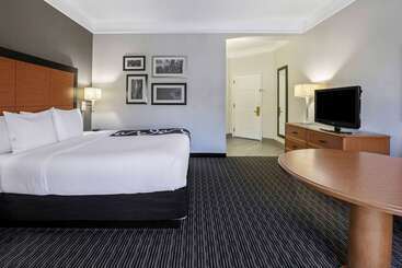 هتل La Quinta By Wyndham Dallas Arlington South