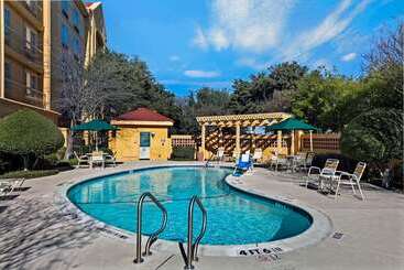 هتل La Quinta By Wyndham Dallas Arlington South