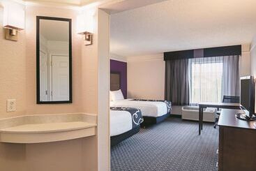 هتل La Quinta By Wyndham Denver Airport Dia