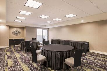 هتل La Quinta By Wyndham Fort Worth North