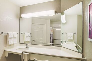 هتل La Quinta By Wyndham Fort Worth North