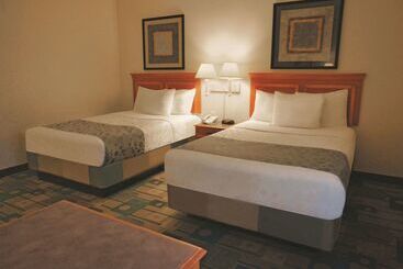 هتل La Quinta Inn & Suites By Wyndham Houston Bush Iah South