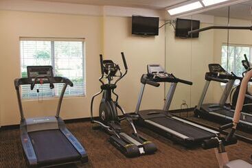 هتل La Quinta Inn & Suites By Wyndham Houston Bush Iah South
