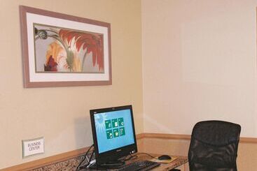 هتل La Quinta Inn & Suites By Wyndham Houston Bush Iah South