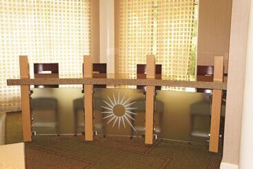 هتل La Quinta Inn & Suites By Wyndham Houston Bush Iah South