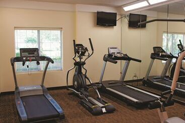 هتل La Quinta Inn & Suites By Wyndham Houston Bush Iah South