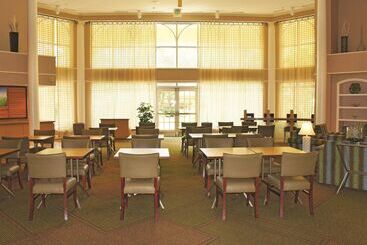 هتل La Quinta Inn & Suites By Wyndham Houston Bush Iah South