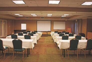 هتل La Quinta Inn & Suites By Wyndham Houston Bush Iah South
