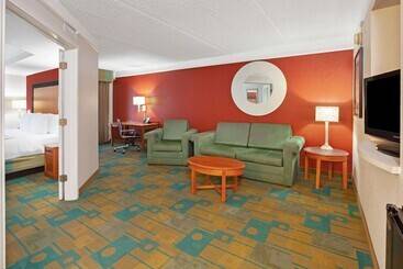 هتل La Quinta By Wyndham Houston Galleria Area
