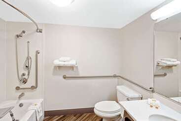 هتل La Quinta By Wyndham Houston West Park 10