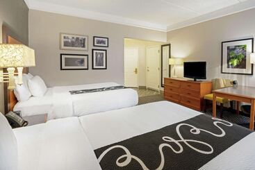 هتل La Quinta By Wyndham Houston West Park 10