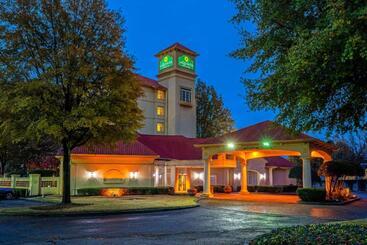 هتل La Quinta By Wyndham Memphis Primacy Parkway