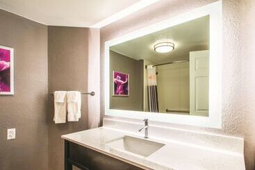هتل La Quinta By Wyndham Orem University Pwy Provo