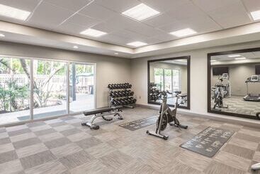 هتل La Quinta By Wyndham Orlando Lake Mary