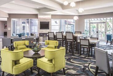 هتل La Quinta By Wyndham Orlando Lake Mary