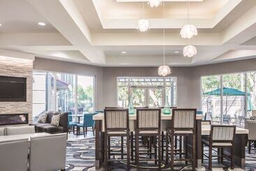 هتل La Quinta By Wyndham Orlando Lake Mary
