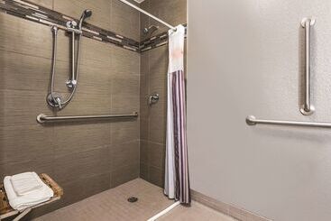 هتل La Quinta By Wyndham Orlando Lake Mary