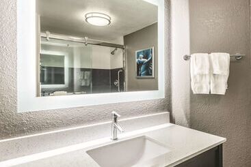 هتل La Quinta By Wyndham Orlando Lake Mary