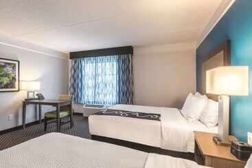 هتل La Quinta By Wyndham Orlando Lake Mary