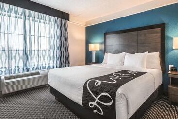 هتل La Quinta By Wyndham Orlando Lake Mary