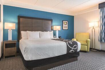 هتل La Quinta By Wyndham Orlando Lake Mary