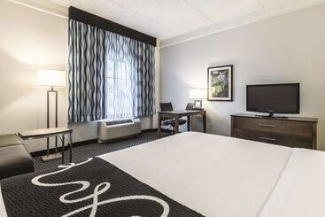 هتل La Quinta By Wyndham Orlando Lake Mary