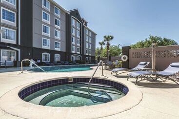 هتل La Quinta By Wyndham Orlando Lake Mary