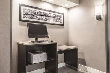 هتل La Quinta By Wyndham Orlando Lake Mary