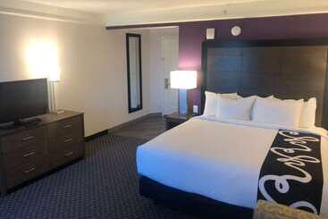 هتل La Quinta Inn & Suites By Wyndham Panama City