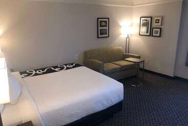 هتل La Quinta Inn & Suites By Wyndham Panama City