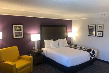 هتل La Quinta Inn & Suites By Wyndham Panama City