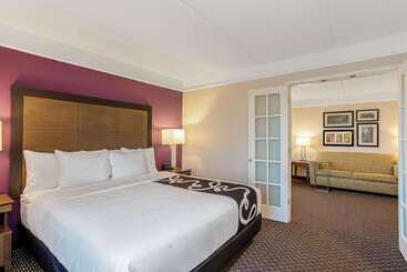 هتل La Quinta Inn & Suites By Wyndham Panama City